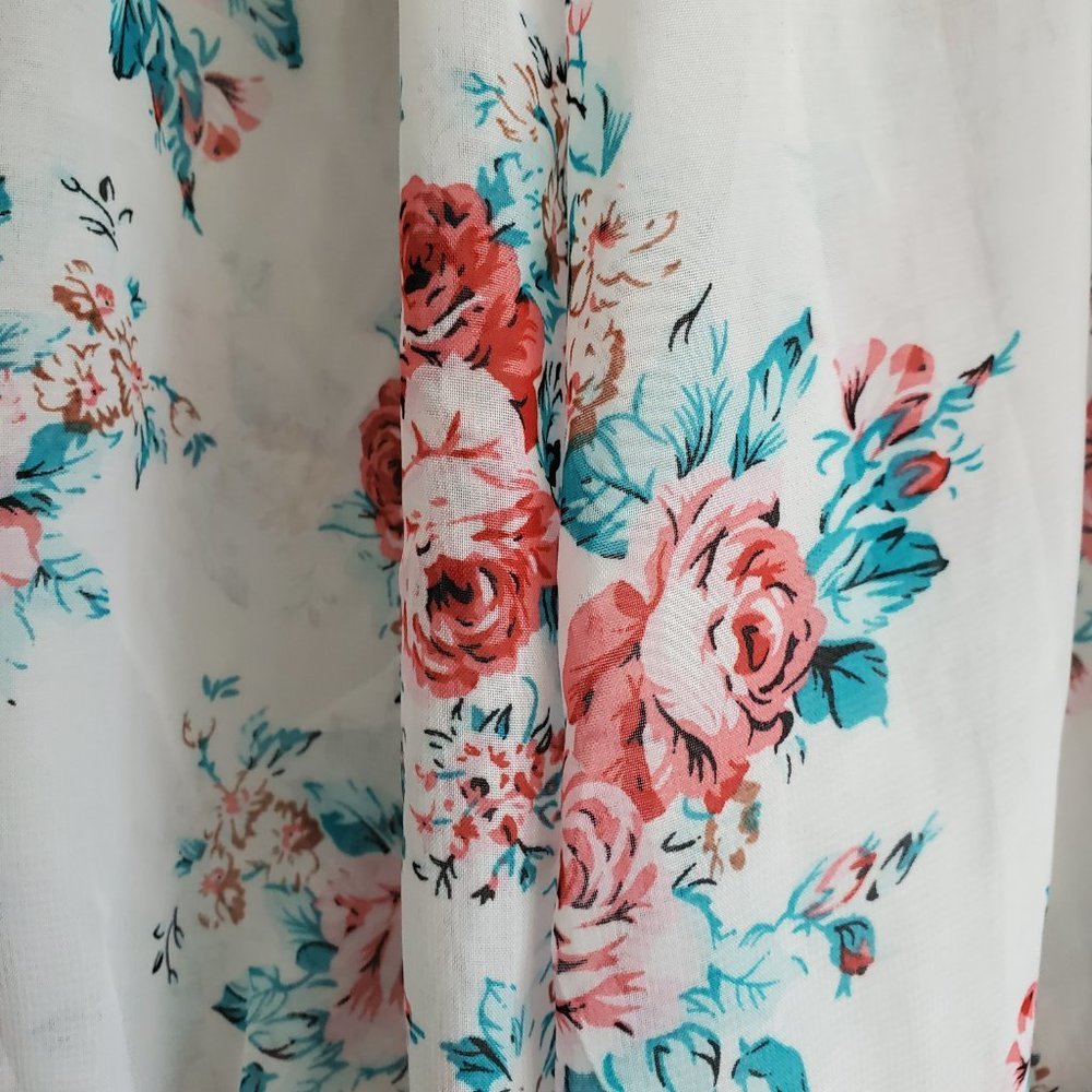 SEDUCTIONS | Flowy floral blouse with bell sleeves and cinched hem (Size M) - Picture 7 of 10